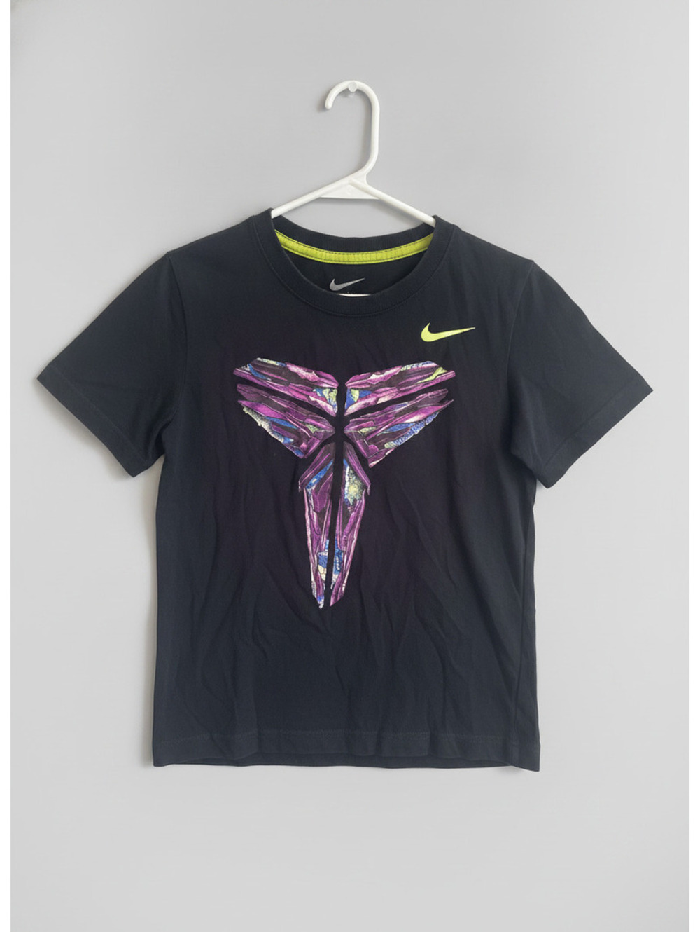 Nike Kobe Bryant Kids Black T-Shirt with Purple and Pink Graphic, Size 7